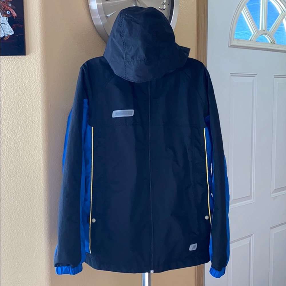 BOY’S Columbia Sportswear rain jacket